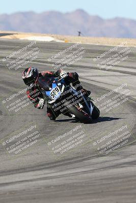 media/Dec-07-2025-CVMA (Sun) [[3e7d2de5dc]]/Race 7-Formula Lightweight Twins Shootout/